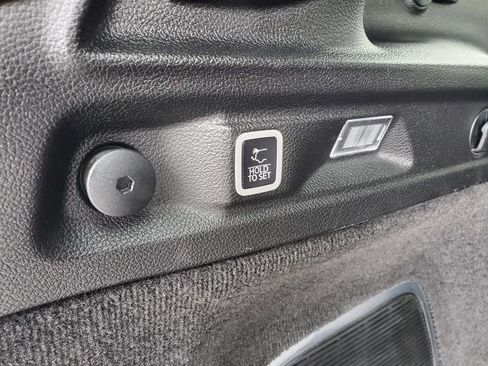 Used 2021 Jeep Grand Cherokee L Overland w/ Luxury Tech Group IV image 32