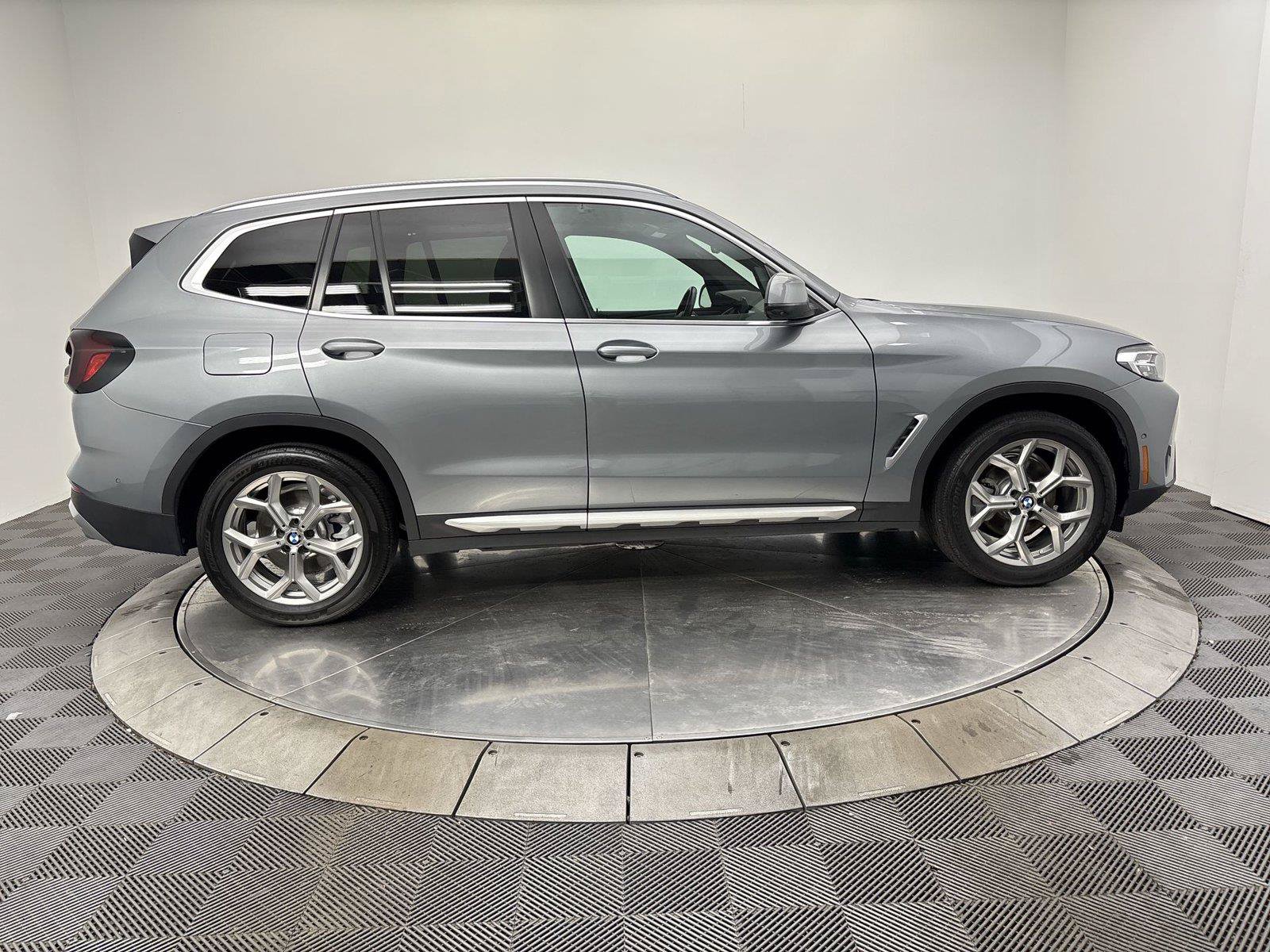 Used 2024 BMW X3 xDrive30i w/ Convenience Package AWD/4WD image 17