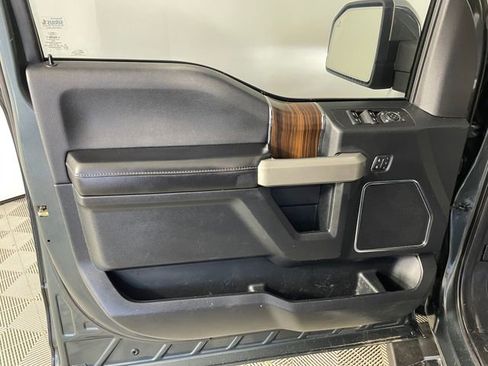 Used 2015 Ford F150 Lariat w/ Equipment Group 502A Luxury AWD/4WD image 15