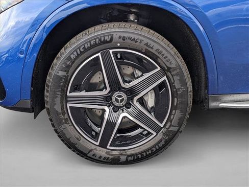 Used 2025 Mercedes-Benz GLC 300 4MATIC image 9