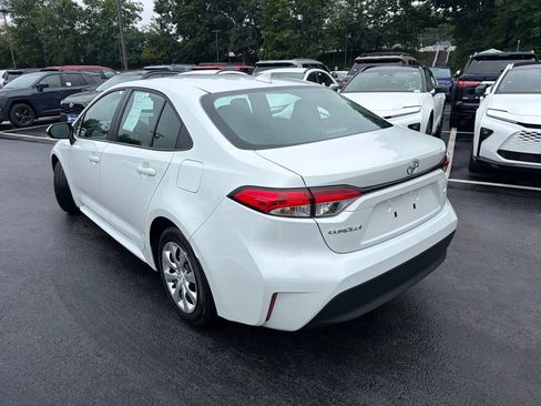 Used 2026 Toyota Corolla LE FWD image 7