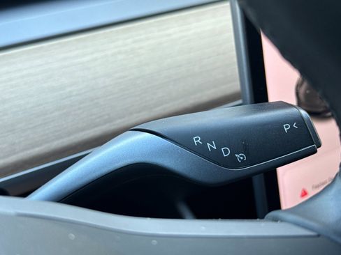 Used 2018 Tesla Model 3 Long Range image 21