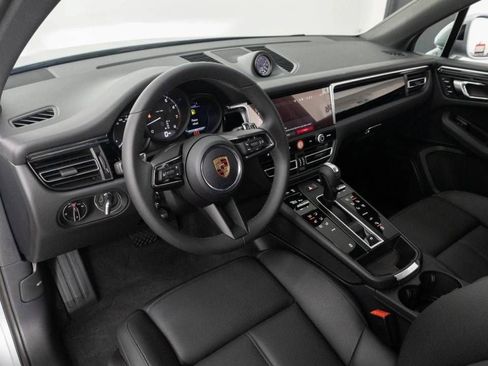 Certified 2026 Porsche Macan AWD/4WD image 17