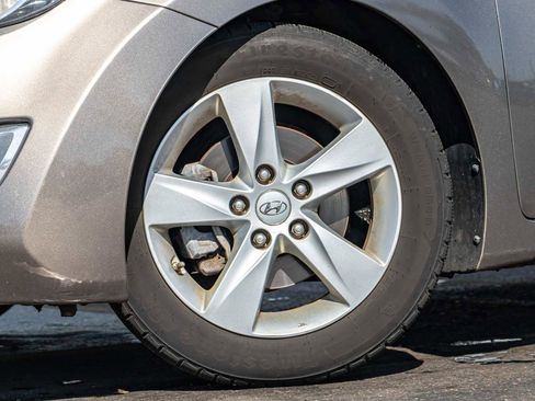 Used 2013 Hyundai Elantra GLS w/ Preferred Pkg image 6