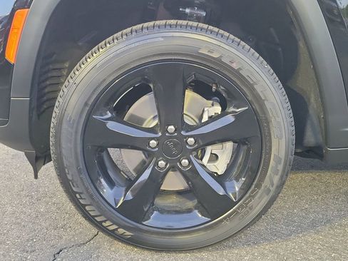 New 2025 Jeep Grand Cherokee L Altitude image 20