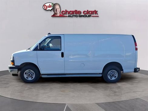 Used 2024 GMC Savana 2500 w/ Driver Convenience Package image 2