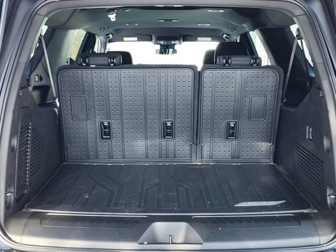 New 2026 Chevrolet Suburban LS image 31