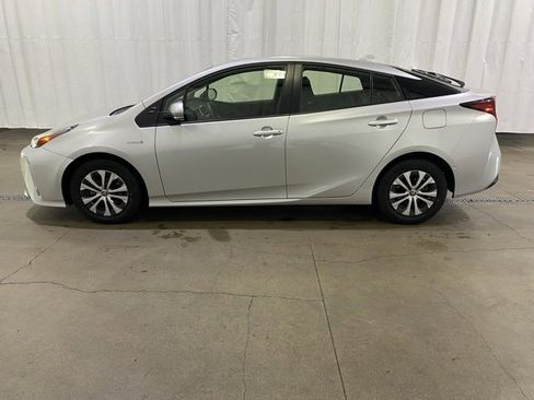 Certified 2022 Toyota Prius LE image 7