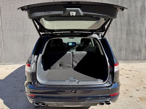 New 2025 Lincoln Aviator AWD w/ Jet Appearance Package image 16