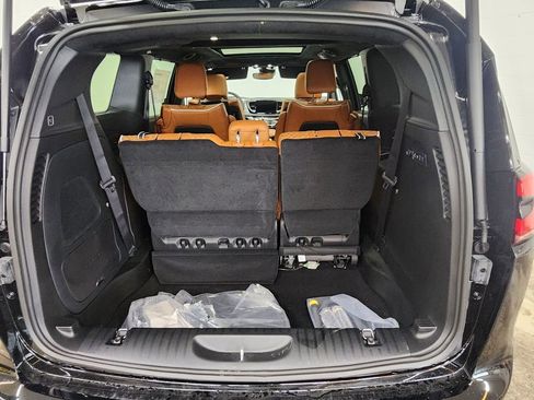 New 2026 Chrysler Pacifica Pinnacle image 21