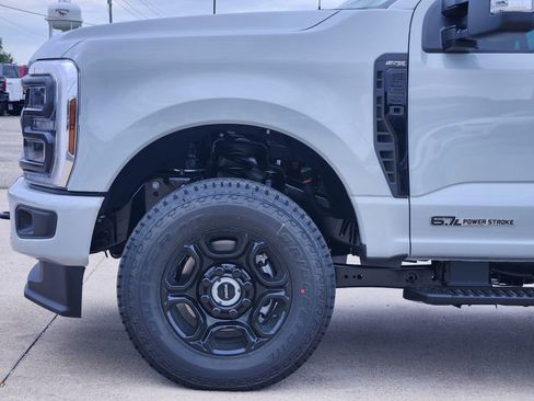 New 2026 Ford F250 XL AWD/4WD image 9