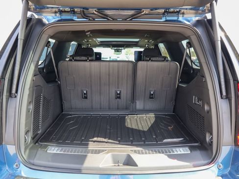 New 2026 GMC Yukon XL Denali w/ Denali Reserve Package AWD/4WD image 5