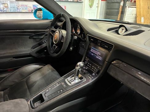 Used 2018 Porsche 911 GT2 RS RWD image 28