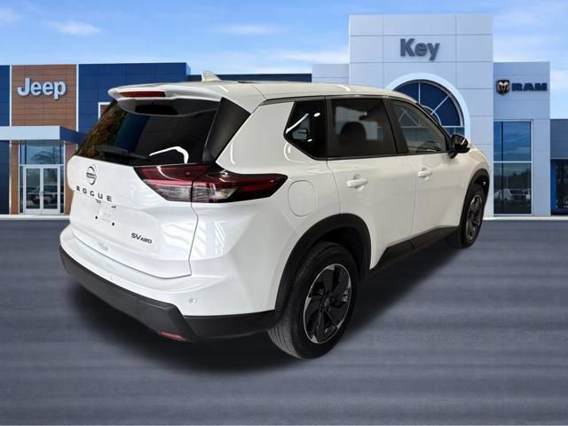 Used 2024 Nissan Rogue SV AWD/4WD image 7