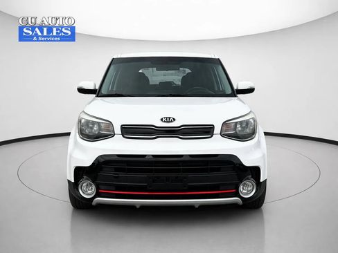 Used 2018 Kia Soul ! image 2