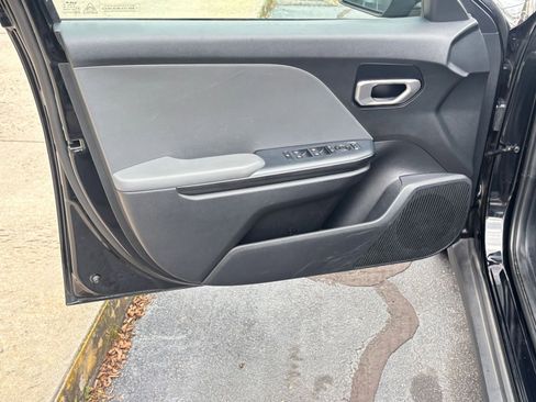 Used 2025 Kia K4 FWD image 18