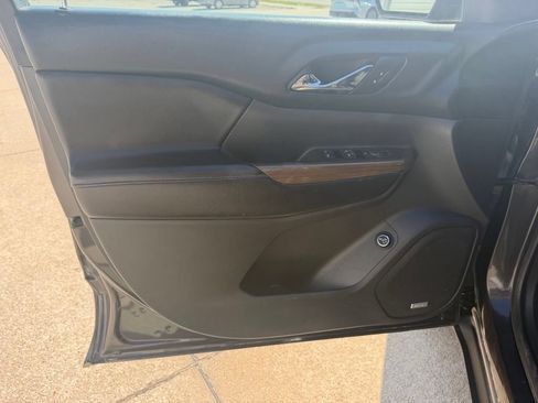 Used 2018 GMC Acadia SLE FWD image 9