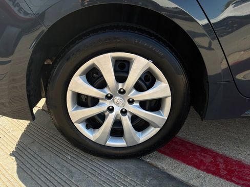 Used 2025 Toyota Corolla LE FWD image 9