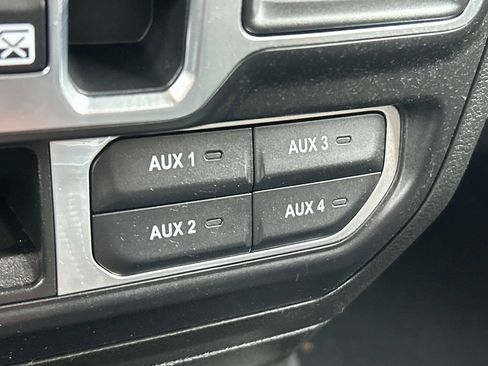 Certified 2020 Jeep Wrangler Unlimited Sahara w/ Dual Top Group AWD/4WD image 30