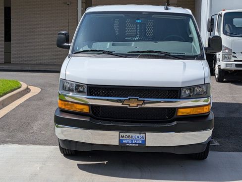 Used 2025 Chevrolet Express 2500 w/ Driver Convenience Package RWD image 2