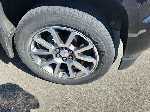 Used 2018 GMC Canyon Denali image 2