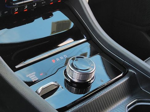 New 2025 Jeep Grand Cherokee Limited w/ Black Appearance Package image 27