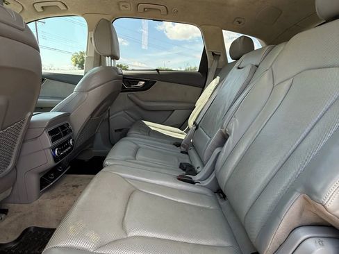 Used 2017 Audi Q7 3.0T Prestige image 11