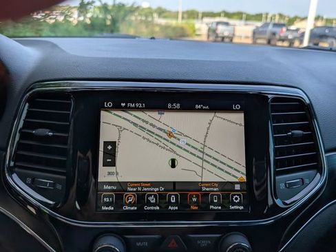 Used 2022 Jeep Grand Cherokee Limited w/ Tech Group RWD image 7