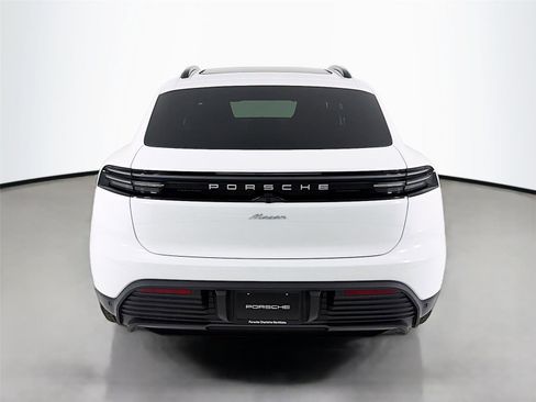 New 2026 Porsche Macan Electric image 25