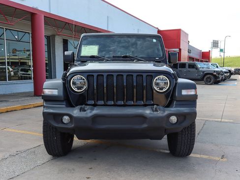 Used 2020 Jeep Wrangler Unlimited Sport AWD/4WD image 3