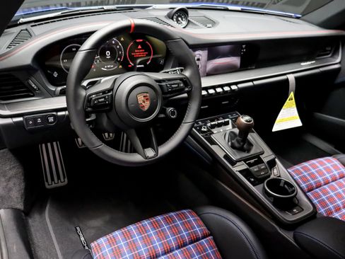 Certified 2026 Porsche 911 Carrera T RWD image 24