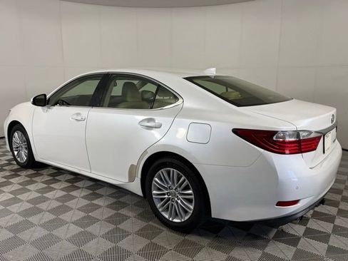 Used 2015 Lexus ES 350 w/ Luxury Package image 4