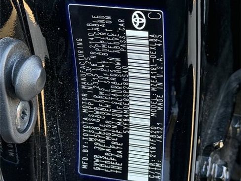 Used 2025 Toyota Corolla LE image 10