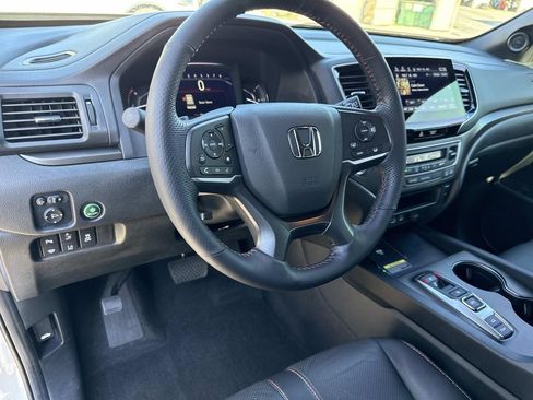 Used 2024 Honda Passport TrailSport image 33