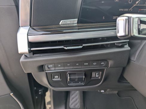 Certified 2025 Cadillac Escalade Premium Luxury w/ Touring Package image 14