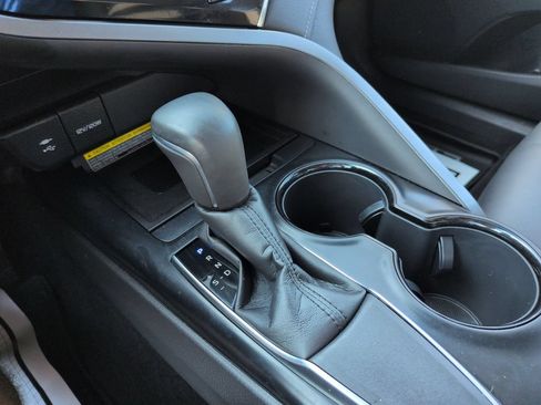 Used 2018 Toyota Camry SE w/ Audio Package FWD image 24