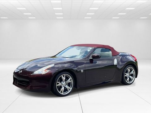 Used 2010 Nissan 370Z Touring w/ Sport Pkg RWD image 6
