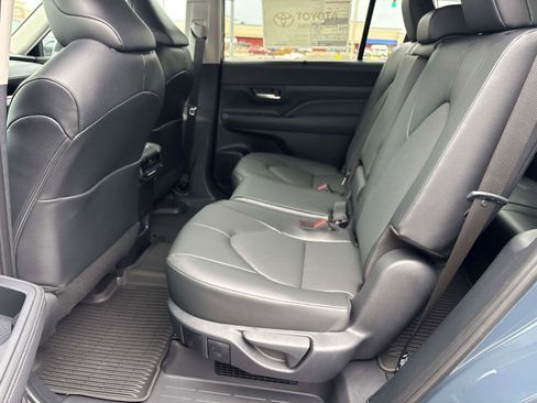 New 2026 Toyota Grand Highlander XLE image 6