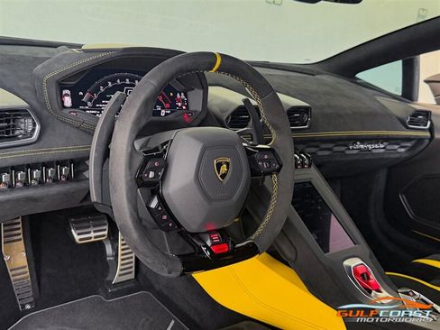 Used 2022 Lamborghini Huracan STO RWD image 13