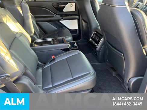 Used 2025 Lincoln Aviator Reserve w/ Equipment Group 201A AWD/4WD image 17