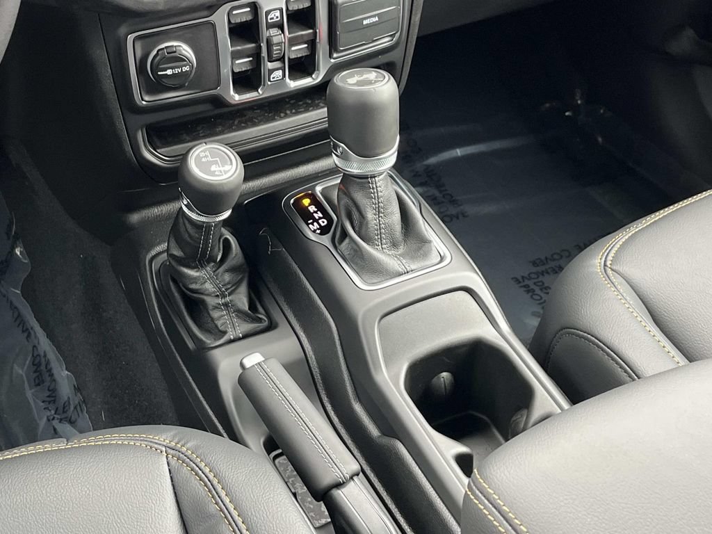 New 2026 Jeep Wrangler Unlimited Sahara AWD/4WD image 14