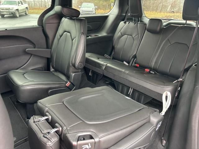New 2026 Chrysler Pacifica Select w/ S Appearance Package AWD/4WD image 41