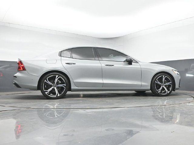Used 2025 Volvo S60 B5 Plus FWD image 42