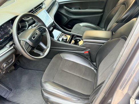 Used 2023 Jeep Grand Cherokee Altitude AWD/4WD image 22