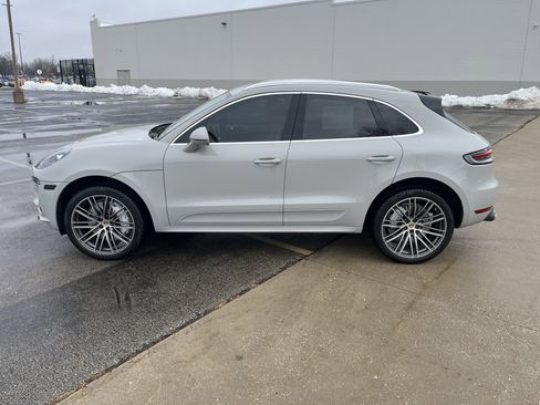 Used 2020 Porsche Macan Turbo image 5
