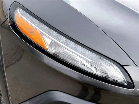 Used 2014 Jeep Cherokee Trailhawk w/ Leather Interior Group image 28