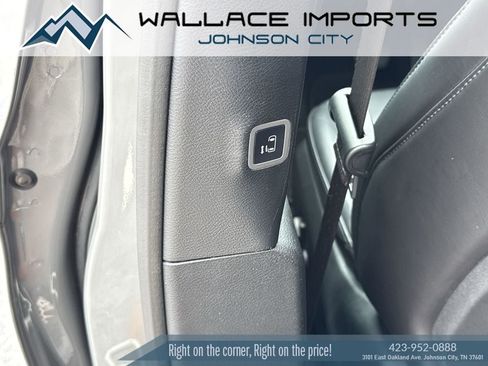 Used 2023 Chrysler Pacifica Touring-L w/ S Appearance Package AWD/4WD image 33