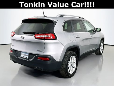 Used 2018 Jeep Cherokee Latitude image 8
