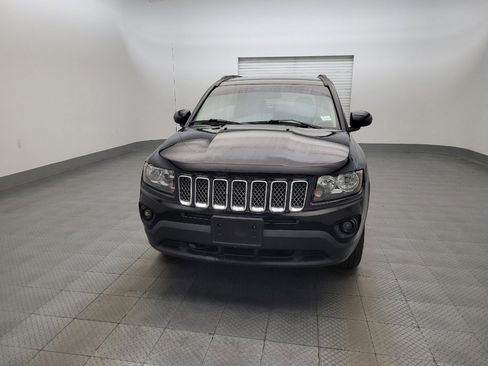 Used 2017 Jeep Compass Latitude FWD image 15