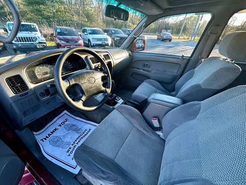 Used 2002 Toyota 4Runner SR5 image 2